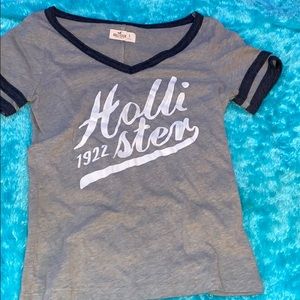 Hollitster V neck T shirt